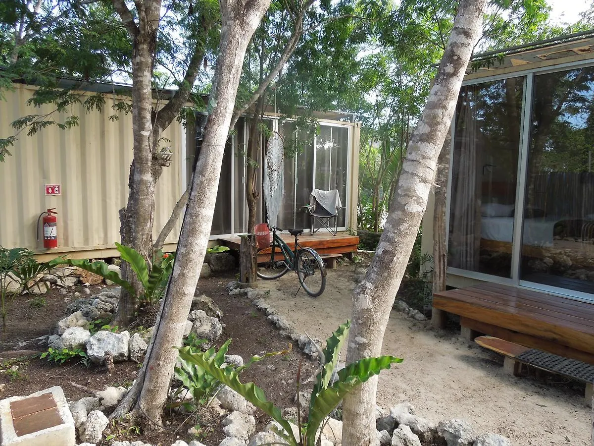 Containme Eco Chic Hotel Tulum